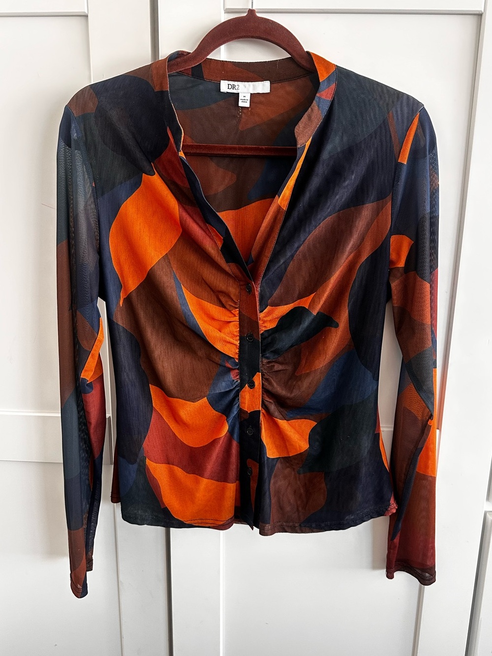 DR2 Daniel Rainn Abstract Mesh Ruched Button Top Medium